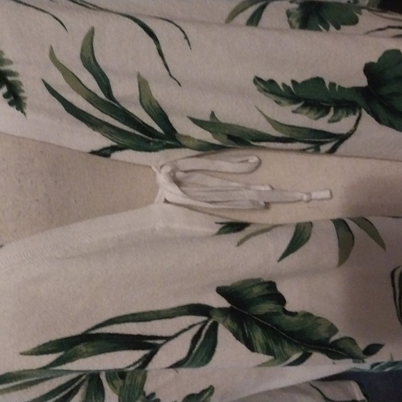CJ Banks White Open Tie Front Cardigan with Green Palm Leaves Size XL - Picture 5 of 10